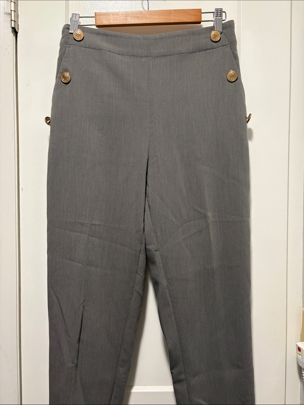 High-Waist Gray Women's Tailored Pants with Decorative Buttons